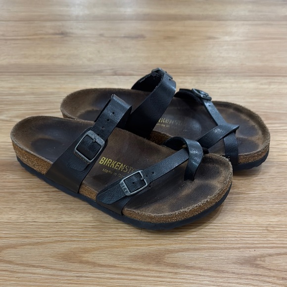 Birkenstock Black Leather Toe-Loop Sandal with Buckle Straps - Picture 2 of 8